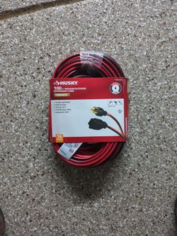Husky 100 Ft Indoor/Outdoor Extension Cord