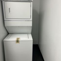 Whirlpool Electric Stackable Washer Dryer Combo