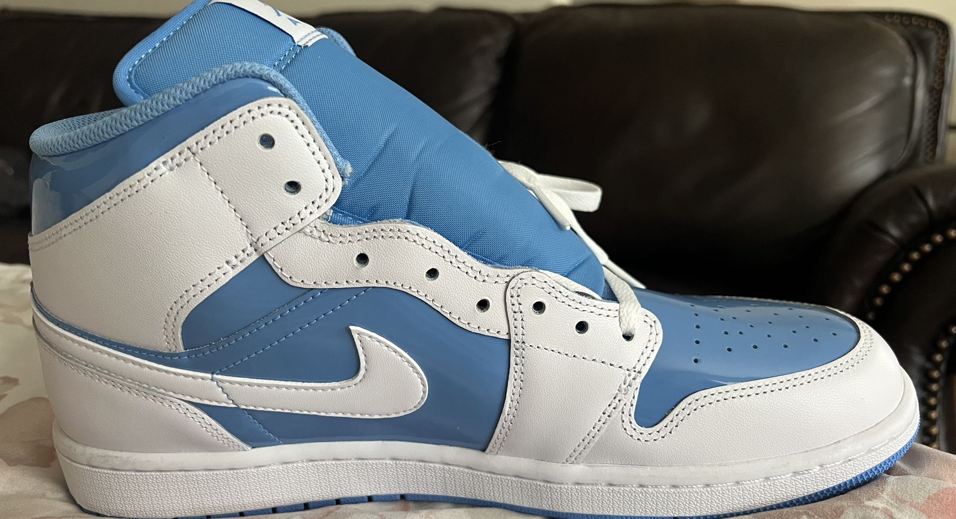 Air Jordan 1-White/Legend Blue