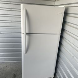 2020 Frigidaire Refrigerator 18 Cu Ft 🚚 free Delivery 10 Miles 🚚