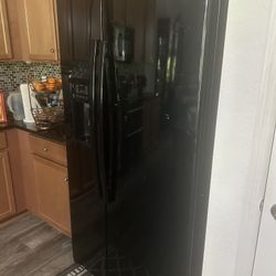 GE Side By Side Refrigerator 