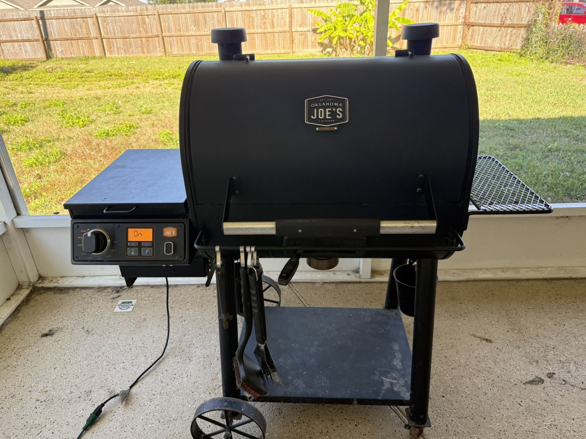 Oklahoma Joe Smoker Grill