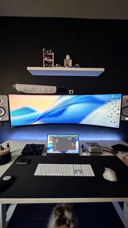 Samsung Odyssey G9 49” 5120 x 1440
