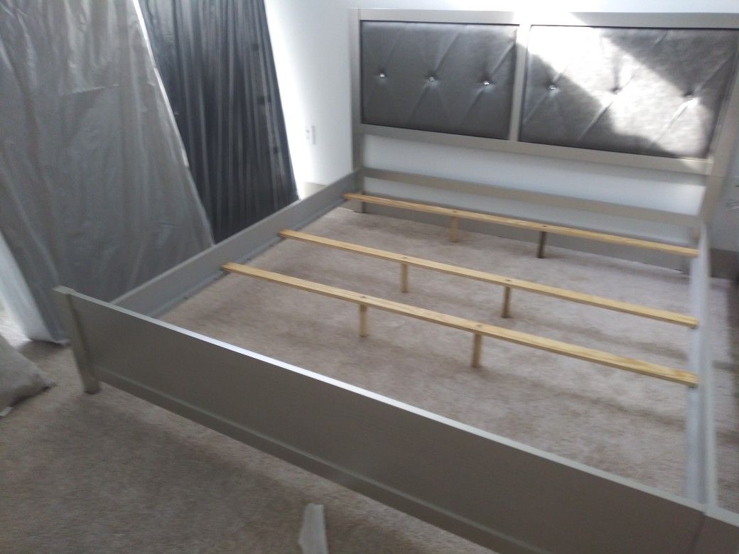 King bed frame brand new free delivery