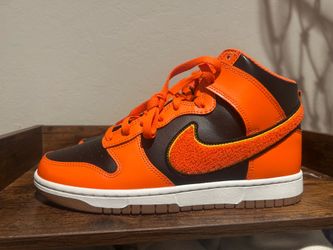 Nike dunks size 9.5m.  89$ obo
