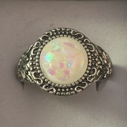 Beautiful Silver W/ Opal Iridescent Colored Stone Ring - Sz. 7