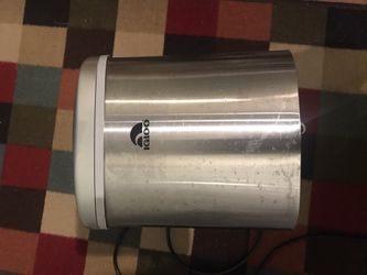 Igloo ice maker (broken see description)