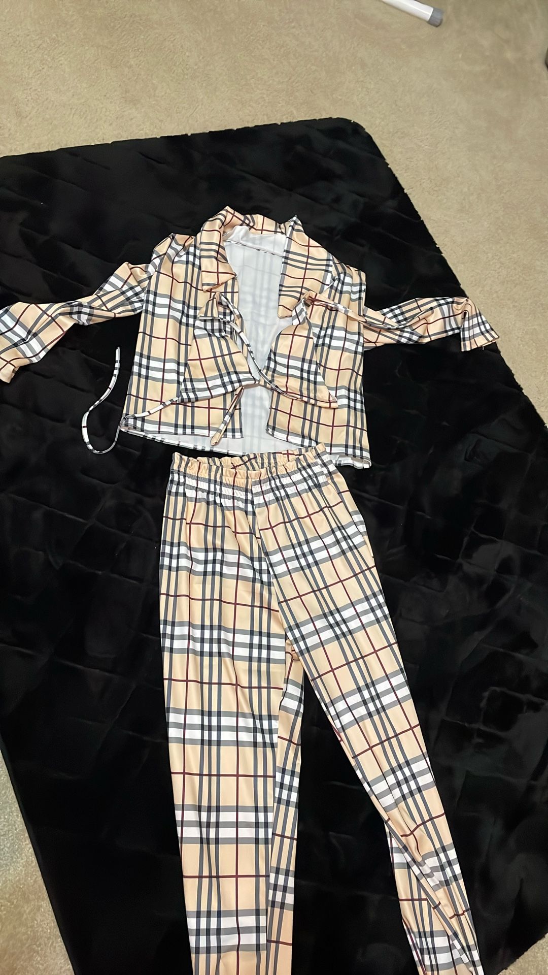 Burberry Outfit