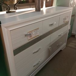 Dressers / Cajoneras 