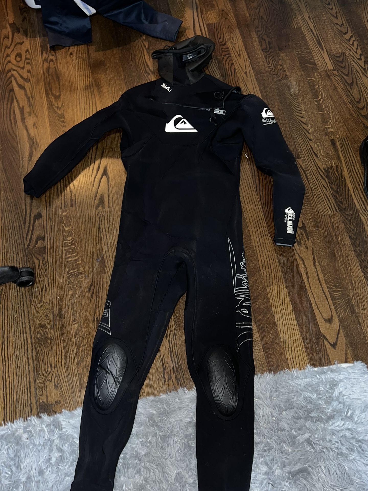Quiksilver 6/5mm Like New