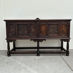 Gorgeous vintage carved buffet, server or credenza 