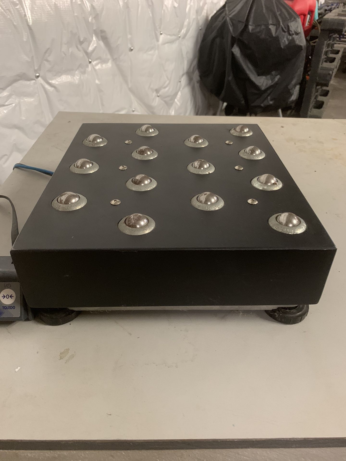 150 lb Shipping Scale with Rollers