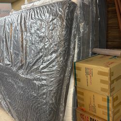Closing Soon!, Everything Must Go ! Kings And Cal King Mattress  $449