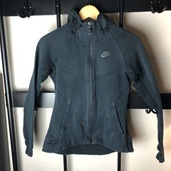 Nike Sportswear Women’s Tech Fleece Hoodie (Small)