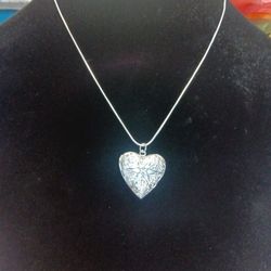 Heart Necklace 18 1/2" long. Item #0914