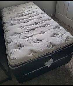 Twin pillow top mattress