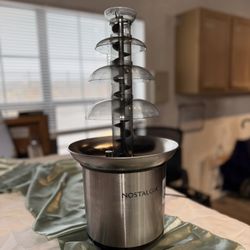 4 tie C hocolate fountain