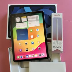 Apple iPad Air 4th Generation 64GB with Box, Pencil, keyboard case like new