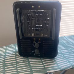 Small Space Heater Great For Work Desks Or Small Spaces $ Negotiable $