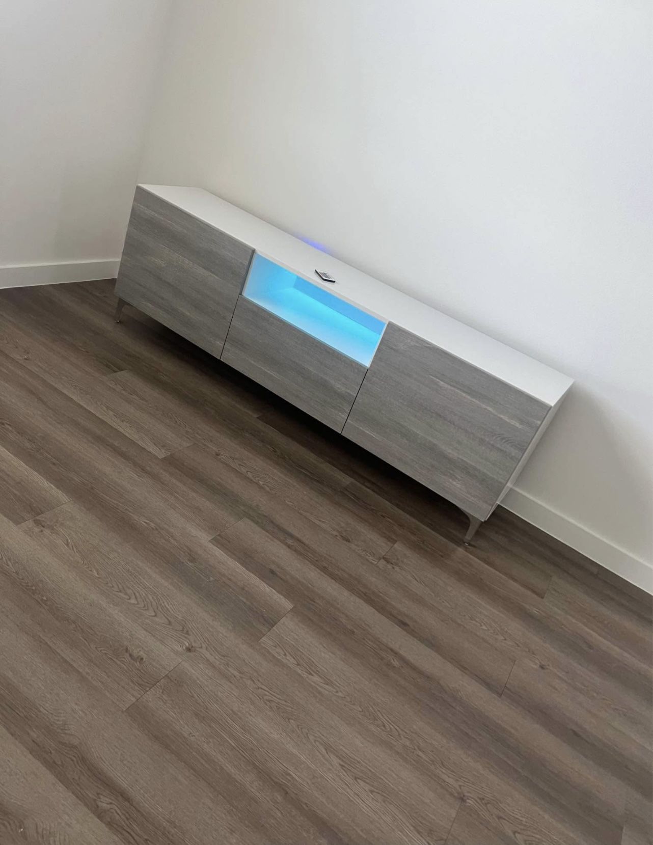 Tv Stand . Modern Stylish For Your Home ! - Estante Para TV ¡ Estilo Moderno Para Su Hogar !
