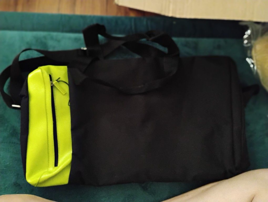 $5!!! New Duffle Bag