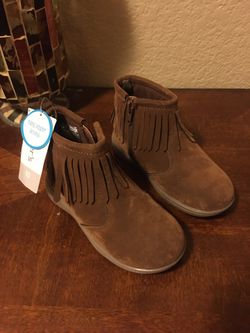 Girls new boots size 10c