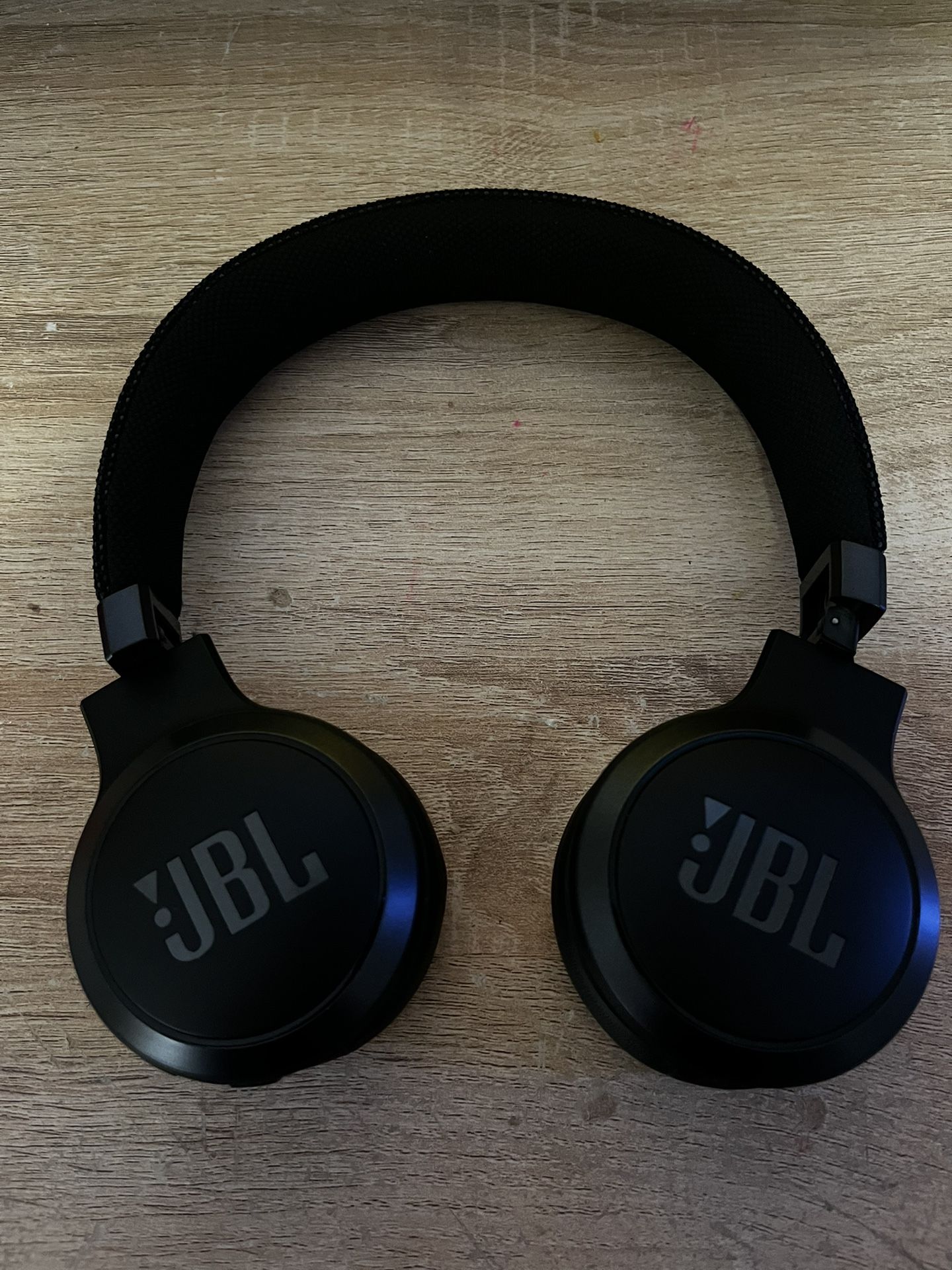 JBL Live 670C