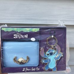 Stitch Wallet With Keychain 