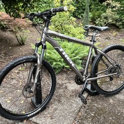 Trek 4300 Mountain Bike – Ready to Ride!