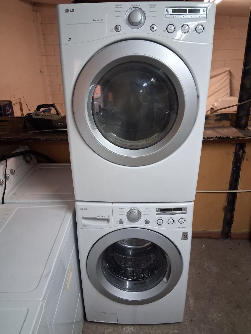 LG Front Load Set Washer And Dryer Set 
