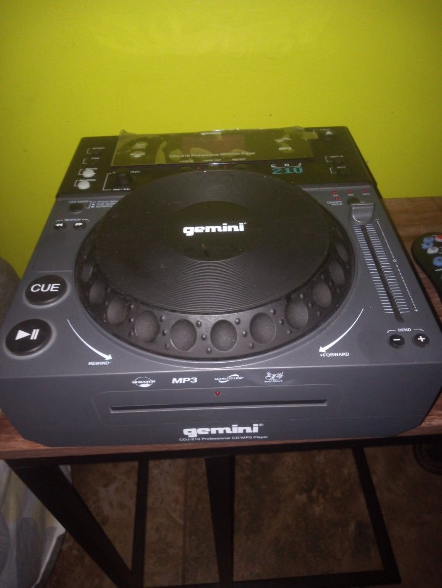 CDJ-210 professional  MP3/CD player