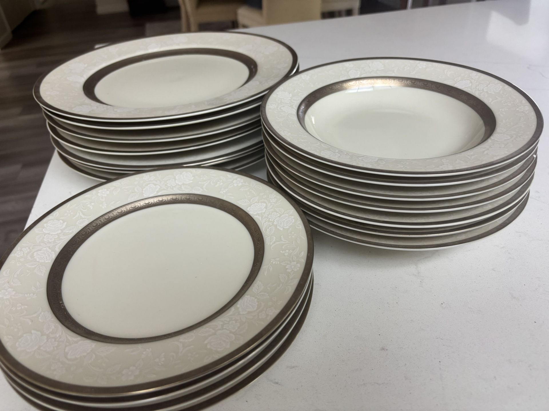 Mika’s Platinum Lace Dinnerware