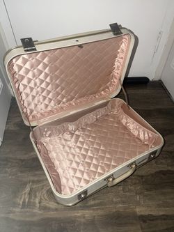 Vintage Off White Cream Ivory Suitcase Carryon Luggage Travel Hard Case Pink Peach satin quilted Flylite