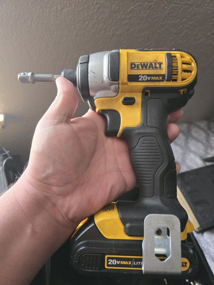 Dewalt DCF885 Impact Driver