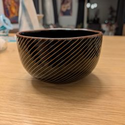Hakusan Japanese Porcelain Shell Bowl