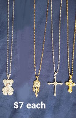 Necklace. Cadena. Teddy Bear, Heart, Dreamcatcher.  Gold Color Cross. Silver Color Cross. Rhinestones. Osito. Cruz. Fashion Jewelry