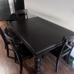 Dining Room Table 