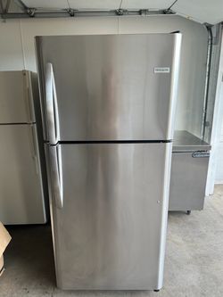 Frigidaire Refrigerator (1 month warranty)