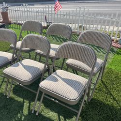 10 Folding Chairs