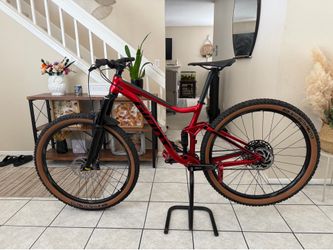 2023 Giant stance 2 29er medium frame..clean bike