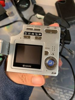 Kyocera finecam SL300R with charger and case for Sale in Bellevue