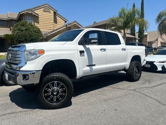 Toyota Tundra CrewMax Lifted Pickup Truck
