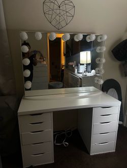 Vanity mirror