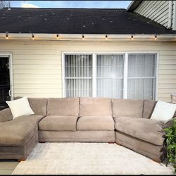 Large Comfy Sectional Sofa – Deep Seats – Great Condition