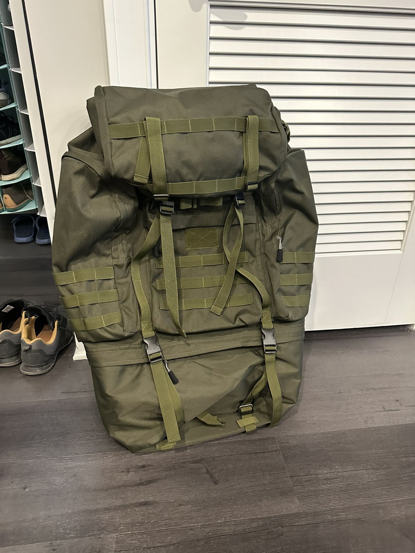 Gonex Large Capacity 100L Hiking Backpack Internal Frame 900D