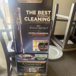 Shark HZ4000 PowerDetect Corded Ultra-Light Vacuum (UD(contact info removed))