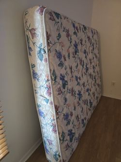 Queen size Mattress in good condition PICK UP ONLY