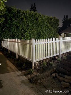 Vinyl Picket fence panels (4ft tall)