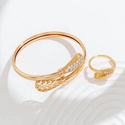 Elegant Bangle With Ring