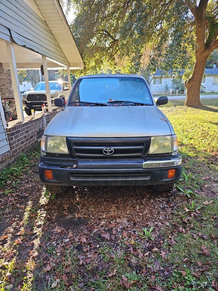 2000 Toyota Tacoma